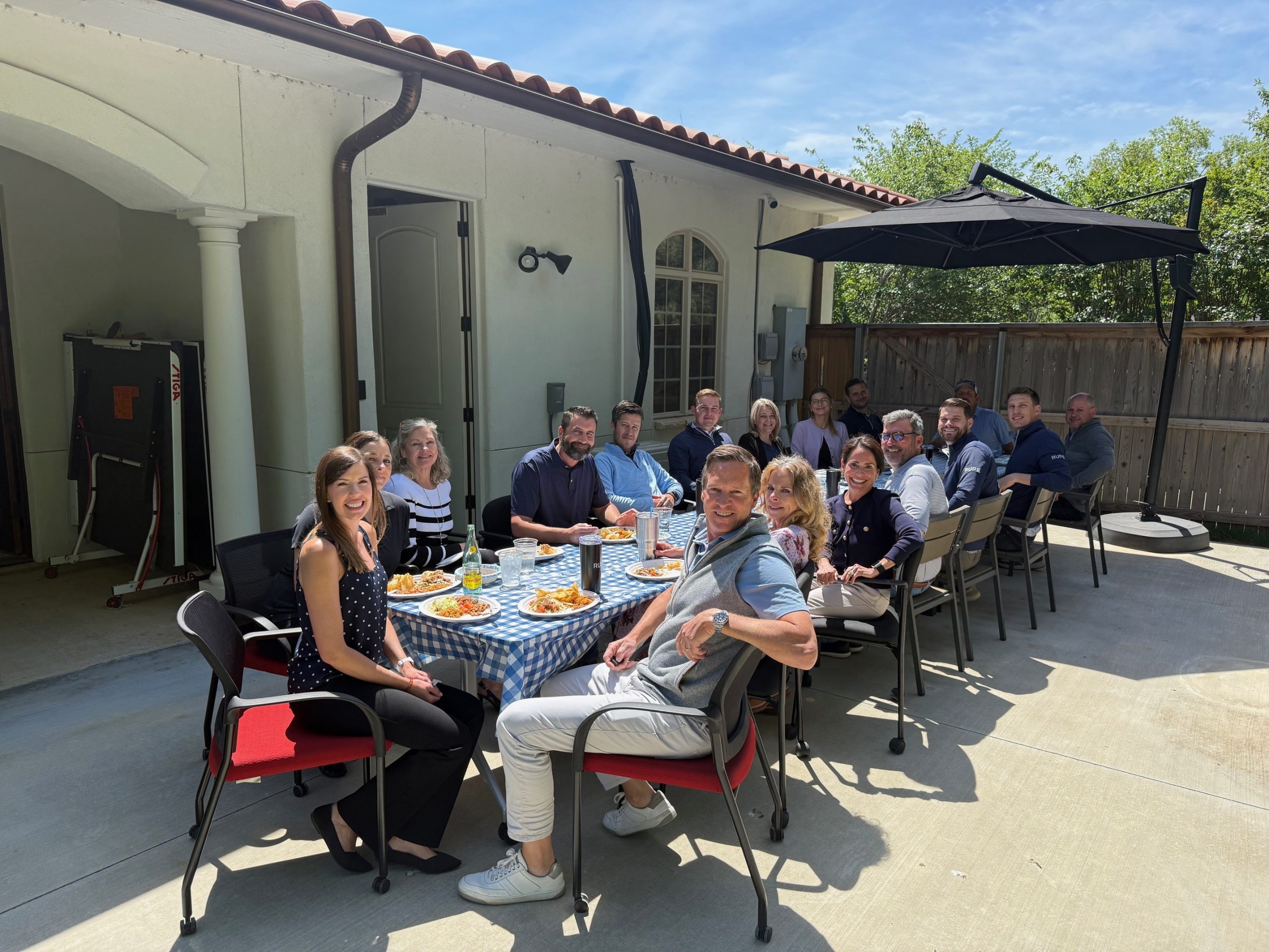 Company Lunch outside (2)